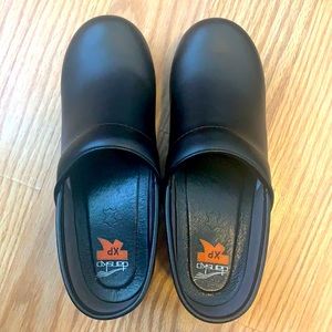 Dansko XP clogs like new. Size 38